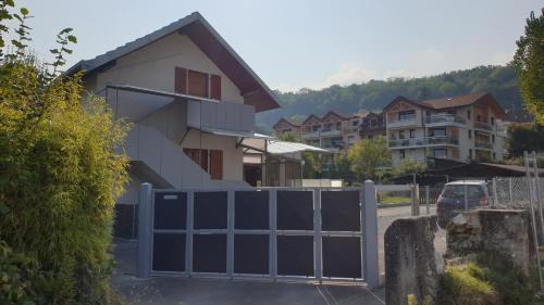 Publier Casa | Maison La Rive