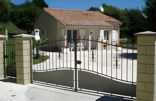 Montpon-Menesterol Casa | Maison Le Coteau Des Sources