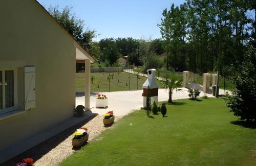 Montpon-Menesterol Casa | Maison Le Coteau Des Sources