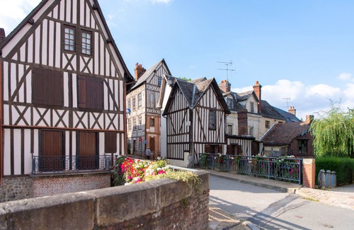 Bernay Casa | Maison Léontine charm and reverie in Normandy