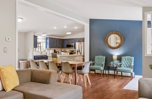 Liberty Casa | Maison Liberty in the Catskills w/heated pool, hot tub fire pit, games and more