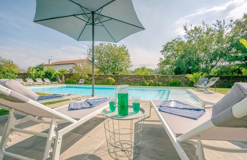 Cambo-les-Bains Casa | Maison Luroa, The Basque soul in the heart of the ocean and the mountains