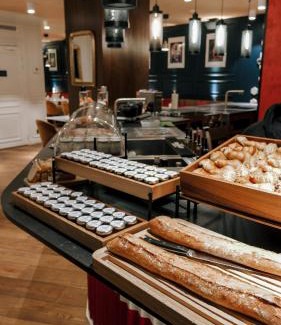 Quartier de Rochechouart Hotel | Maison Mère