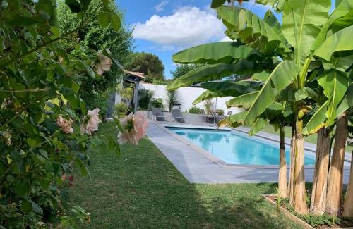 Lagord Cama Y Desayuno | Maison M, chambre privée accès jardin piscine et jacuzzi près de La Rochelle