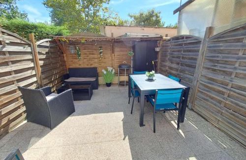 Marseillan Plage Apartamento | Maison mitoyenne climatisée 7 pers. avec piscine et parking à Marseillan-Plage - FR-1-326-848