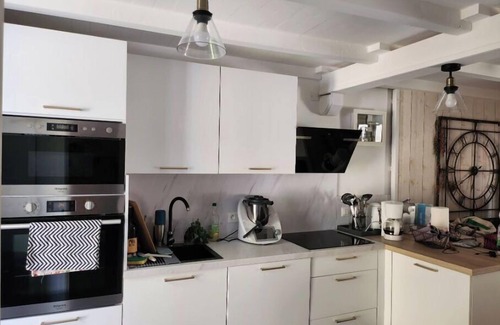 Molini Casa | Maison Mitoyenne sur un Côté Cocooning Restaurée en 2022 à la Décoration Soignée