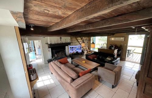 Chillac Casa | Maison Neuve, relaxing countryside home with pool