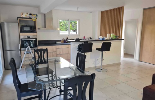 Euzet-les-Bains Casa | Maison Neuve sur Petit Terrain Dans Village Typique