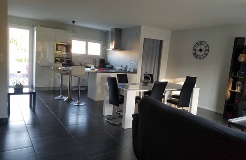 Gaillan-en-Medoc Casa | Maison neuve toute équipée avec terrasses,barbecue, terrain arboré clos au calme