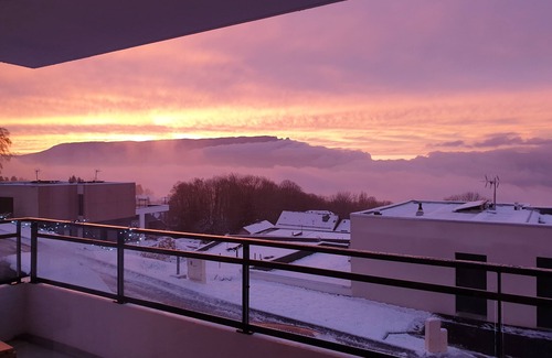 Pugny-Chatenod Casa | Maison Neuve vue lac Calme Ideal Famille Proche aix les Bains lac du Bourget