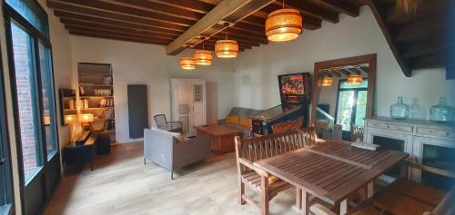 Rugles Casa | Maison Normande au bord de rivière avec spa et sauna