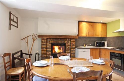 Tinchebray-Bocage Casa | Maison Normande avec Jardin Clôturé, Cheminée et Options Confort, près de la Roche d'Oëtre - FR-1-497-141