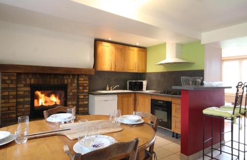 Tinchebray-Bocage Casa | Maison Normande avec Jardin Clôturé, Cheminée et Options Confort, près de la Roche d'Oëtre - FR-1-497-141