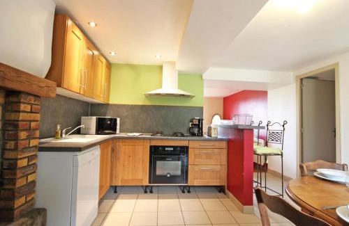 Tinchebray-Bocage Casa | Maison Normande avec Jardin Clôturé, Cheminée et Options Confort, près de la Roche d'Oëtre - FR-1-497-141