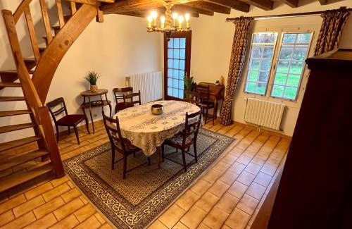 Beaumont-le-Roger Casa | Maison normande avec grand jardin proche de la mer et de Paris