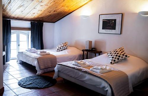 Chateauneuf-du-Pape Cama Y Desayuno | Maison Pegau, 2 chambres au centre de Châteauneuf-du-Pape PEGAU B&B