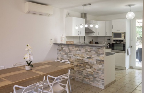 Sillans-la Cascade Villa | Maison petit Sillans - beautiful holiday home with private pool for 6 people