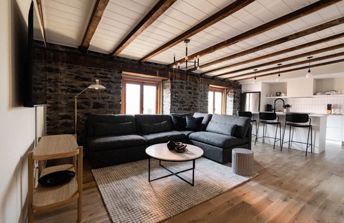 Old Montreal Apartamento | Maison Place Royale by Luxury In Transit