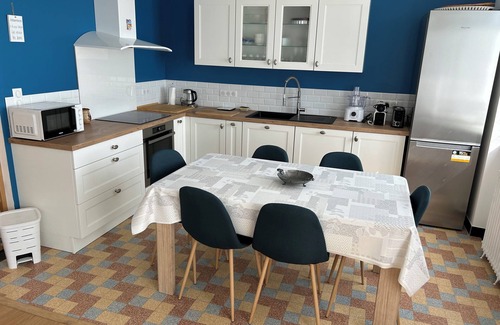 Plozevet Casa | Maison Pour 6 Personnes, 150 m de la Mer, 4mn à Pied du Port de Pors Poulhan