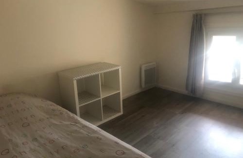 Stains Casa | Maison POUR OUVRIERS seulement PAS DE TOURISME, NI FAMILLE
