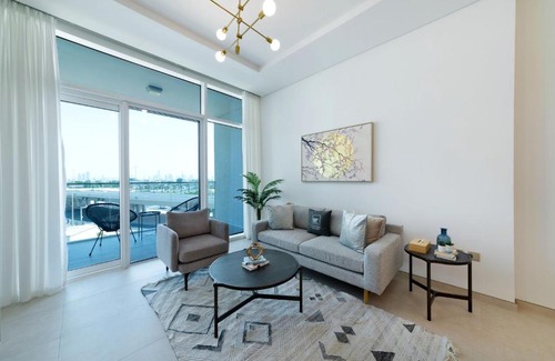 Jumeirah Lake Towers Apartamento | Maison Privee - Urban Resort with Golf Course Views, Close to Beach