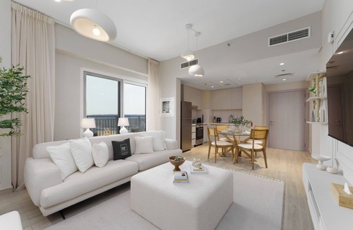 Abu Dhabi Apartamento | Maison Privee - Charming Retreat w/ Panoramic Views on Yas Island