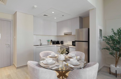 Abu Dhabi Apartamento | Maison Privee - Exquisite Living with Scenic Canal Vws on Yas Island