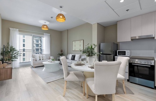 Abu Dhabi Apartamento | Maison Privee - Modern Hideaway w/ Canal Views on Yas Island