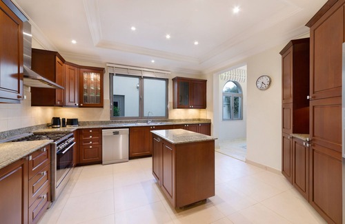 Palm Jumeirah Villa | Maison Privee Private Pool and Beach Access Villa w/ Cinematic Vws