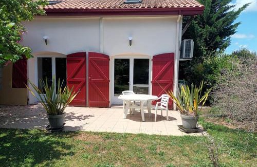 Saint-Martin-de-Hinx Casa | Maison proche océan