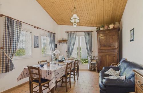 Les Conches Casa | Maison proche de la mer avec jardin pour 4