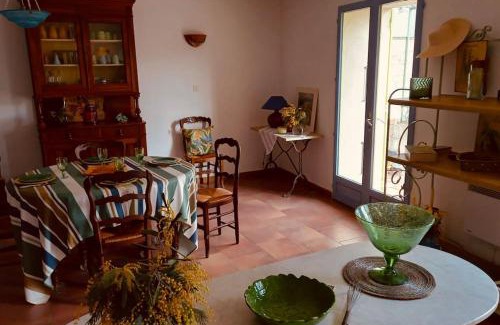Roquemaure Casa | Maison provençale les glycines