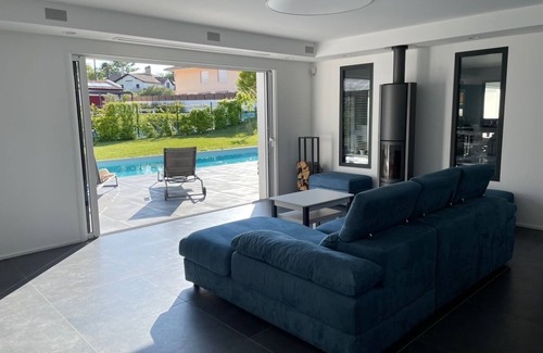 Arcangues Casa | Maison Récente de Cinq Chambres Avec Piscine à 50 Mètres de Biarritz