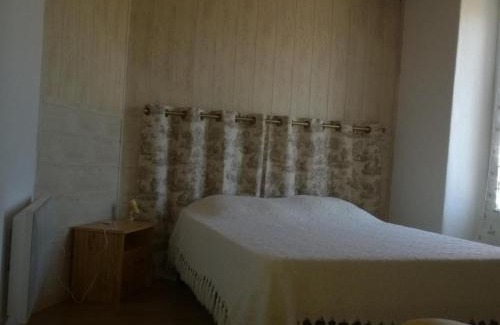 Aubigny-les-Clouzeaux Casa | Maison rénovée à la ferme avec terrasse, Wifi et parc animalier - FR-1-426-288