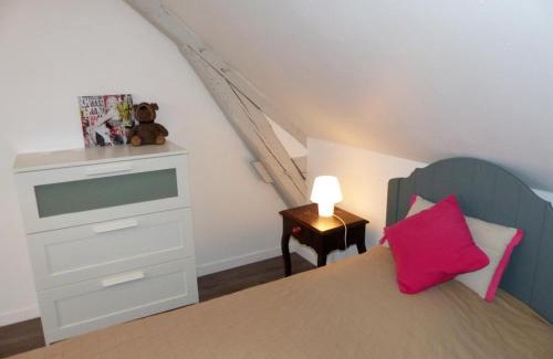 Agonges Casa | Maison rénovée avec jardin, animaux acceptés, climatisation, parking - FR-1-489-36