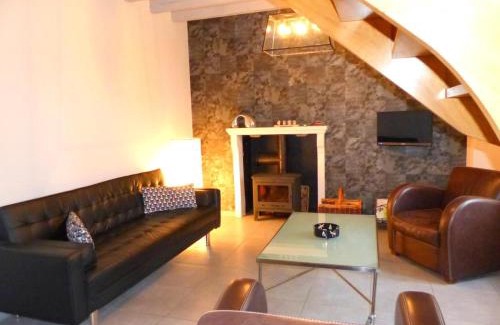 Agonges Casa | Maison rénovée avec jardin, animaux acceptés, climatisation, parking - FR-1-489-36