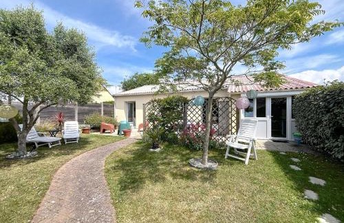 Saint-Pair-sur-Mer Casa | Maison rénovée, à 300m de la plage et proche commerces, avec terrasse et jardin, tout confort - FR-1-361-131