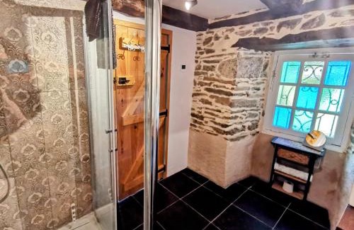 Segur-le-Chateau Casa | Maison Rocher