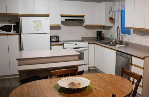 La Mitis Casa | Maison rose du bord de mer à 5 min de st Luce