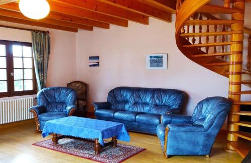 Tregastel Casa | Maison rustique à 100m de la mer, 6 pers, jardin, Wi-Fi, parking, animaux OK, Côte de Granit Rose - FR-1-542-15