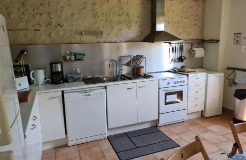 Jouy-le-Potier Casa | Maison solognote calme et boisée, proche châteaux Loire, golf, vélos, ping-pong - FR-1-590-34