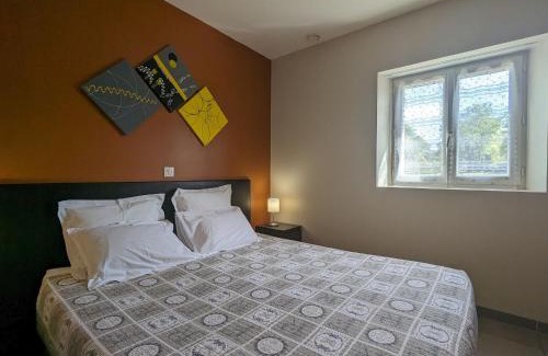 Neuvy-Saint-Sepulchre Casa | Maison spacieuse et contemporaine avec parking, vélos et baby-foot en Berry - FR-1-591-649