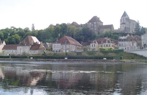 Mezieres-en-Brenne Casa | Maison spacieuse avec cour et cheminée au cœur du Parc Naturel de la Brenne - FR-1-591-229