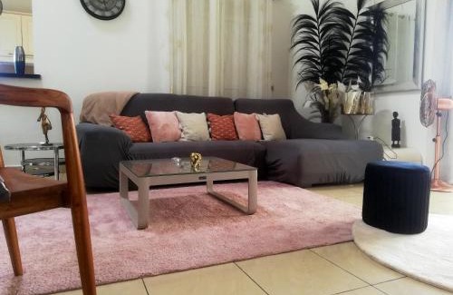 Sainte-Rose Casa | Maison spacieuse avec jacuzzi et vue sur la mer à Sainte-Rose