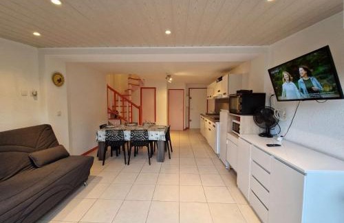 Marseillan Villa | Maison spacieuse avec piscine, tennis et terrasse, parking privé à Marseillan - FR-1-387-163