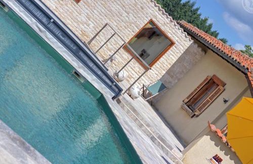 Cezay Casa | Maison spacieuse avec piscine, spa et sauna à Cezay - FR-1-496-297