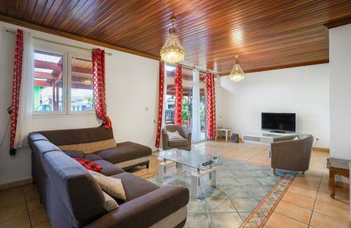 Saint-Andre Casa | Maison spacieuse et charmante a Saint Andre Jardin cloture