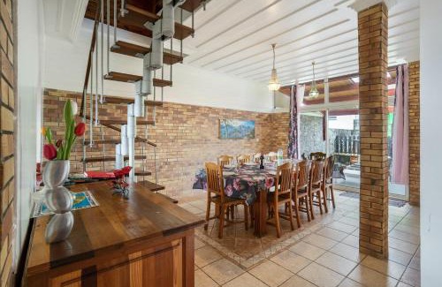 Saint-Andre Casa | Maison spacieuse et charmante a Saint Andre Jardin cloture