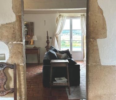 Saint-Julien-de-Civry Casa | Maison Stirling Bourgogne Sleeps 8 Pool