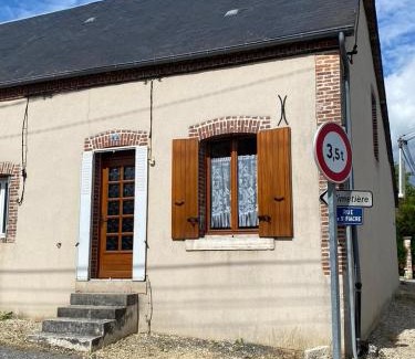 La Chapelle-dʼAngillon Casa | Maison typique de sologne